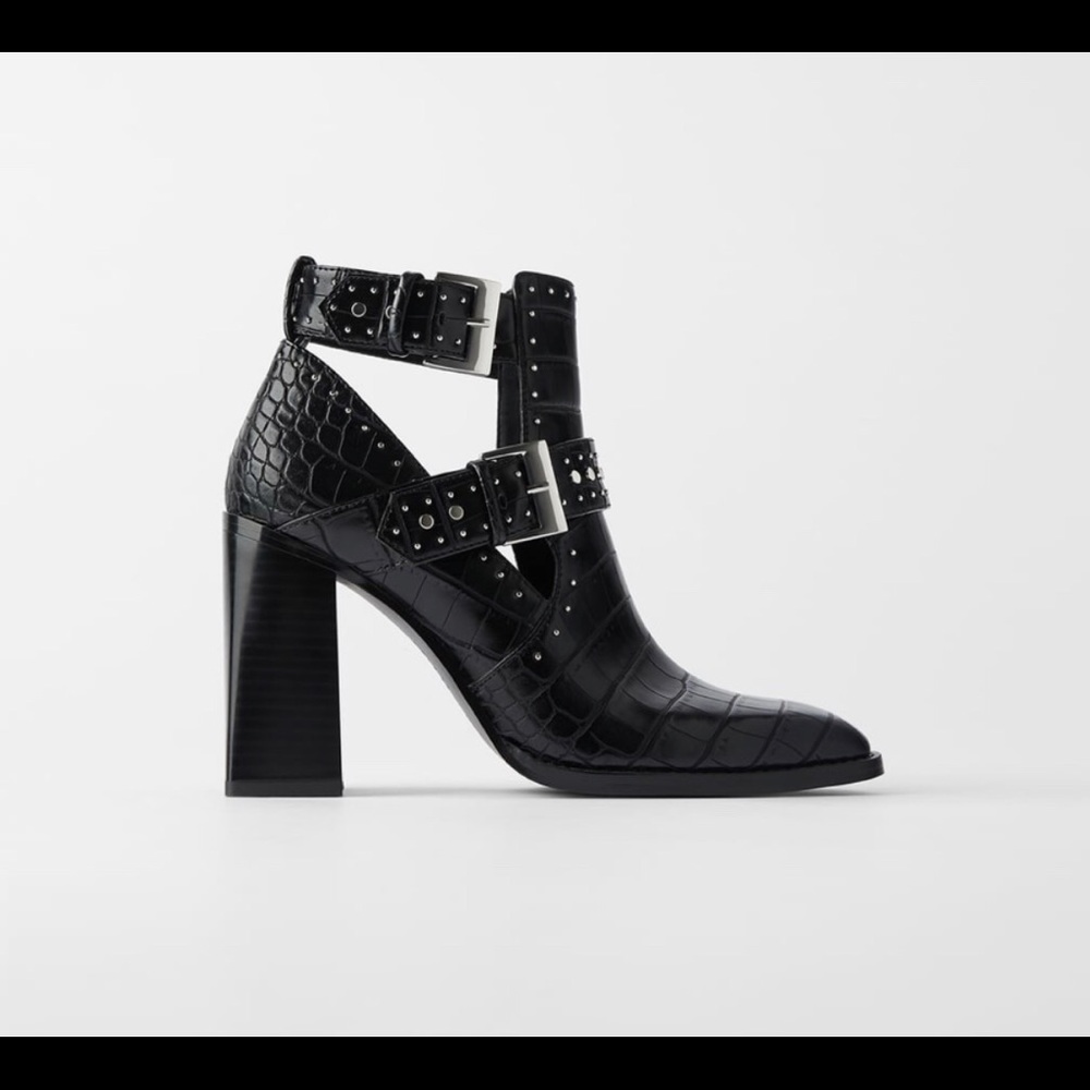 Zara studded embossing cut out booties NWT